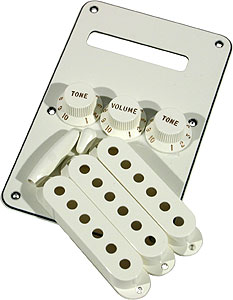 Fender - Strat Accessory Kit Parchment