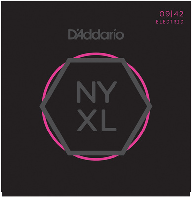 Daddario - NYXL0942