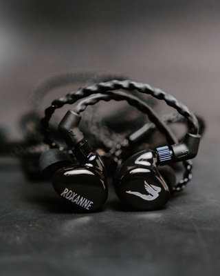 JH Audio - Universal Roxanne Black JH Audio - Universal Roxanne Black